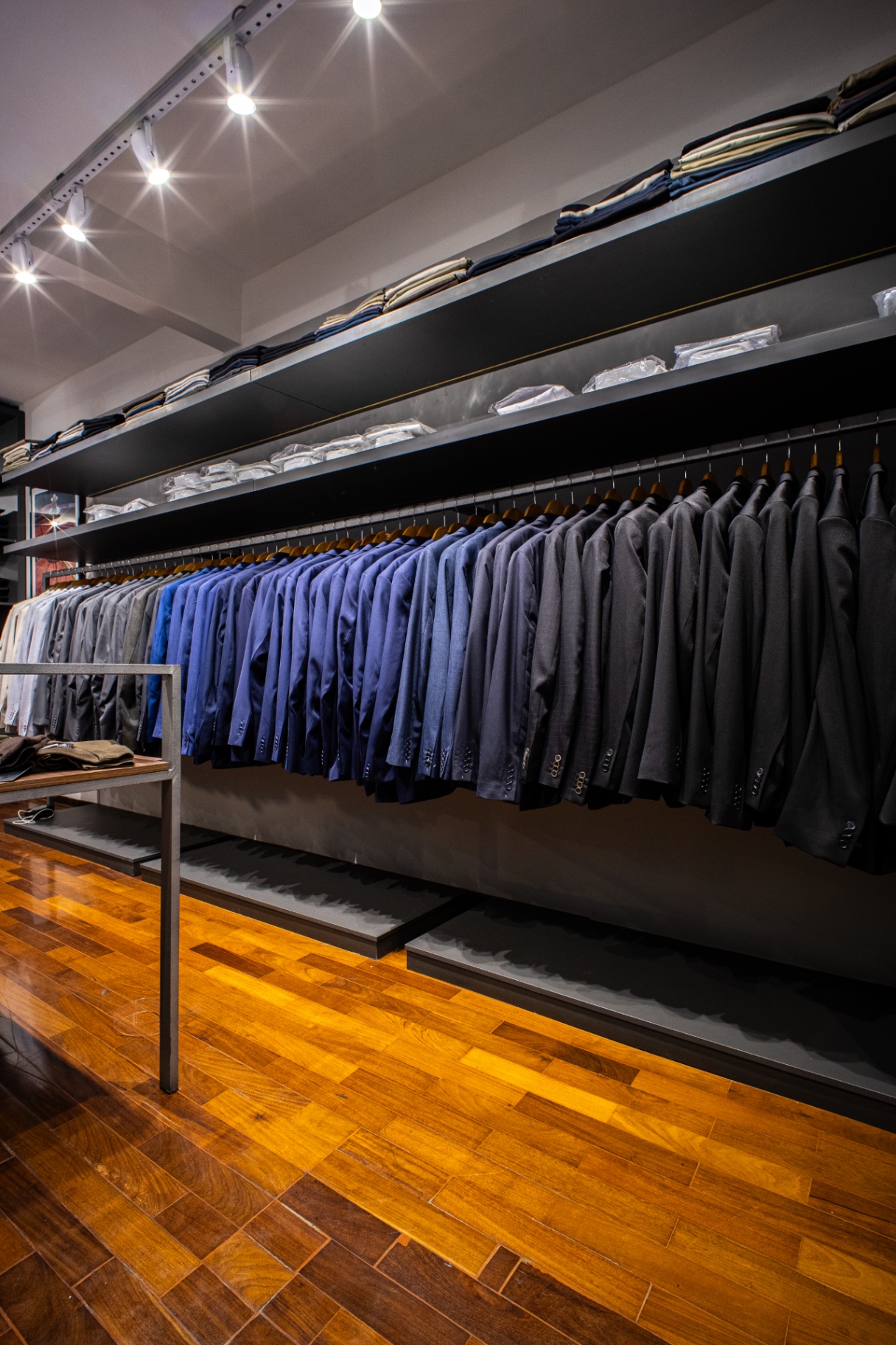 Camisas masculinas na loja UOMO